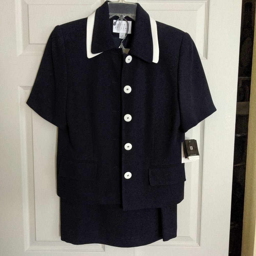 NWT Valerie Stevens 2 Piece Skirt Suit - Size 10